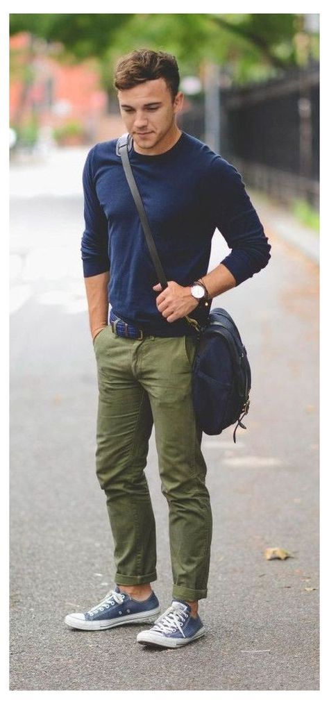 10 Stylish Spring Outfits for Teenage Guys (With Pictures) Chinos Men Outfit, Outfits For Teenage Guys, Stylish Spring Outfit, Latest Summer Fashion, Herren Style, Mode Tips, Green Chinos, Mens Casual Outfits Summer, Mens Jackets Casual