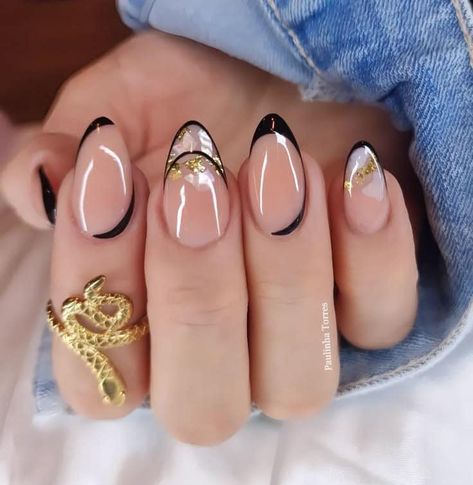 Ideas💡 Nail Design Almond Shape, Black Almond Nails, Gold Acrylic Nails, Heart Nail Designs, Purple Acrylic Nails, Acrylic Toe Nails, Work Nails, Pretty Gel Nails, Almond Nails Designs