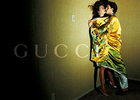 I would kill for one of these robes: Tom Ford For Gucci Spring 2003 Kimono Gucci Ad, Gucci Campaign, Carmen Kass, Tom Ford Gucci, Model Behavior, Gucci Spring, Gucci Style, Summer Campaign, Mario Testino