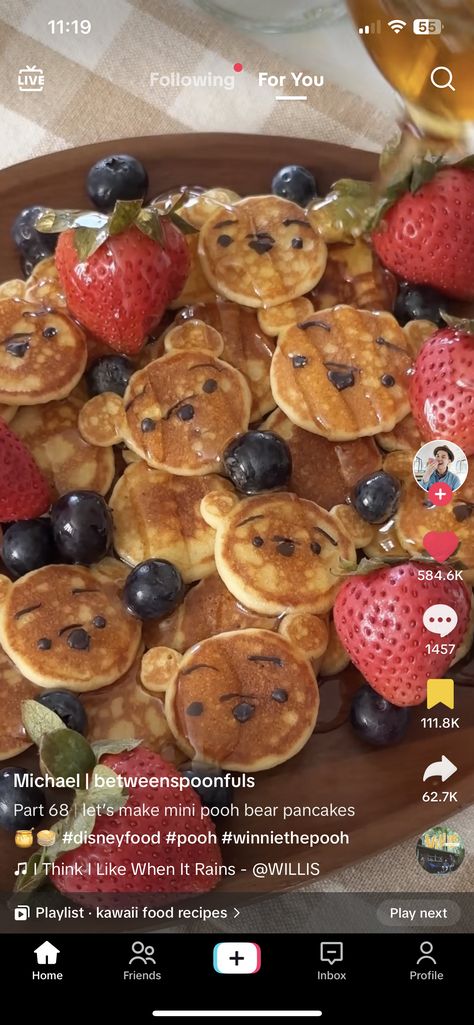 Winnie The Pooh Pancakes, Winnie The Pooh Breakfast, Winnie The Pooh Brunch Ideas, Winnie The Pooh Brunch, Winnie The Pooh Baby Shower Food, Bear Pancakes, Sprinkle Ideas, Pooh Party, Baby Taylor