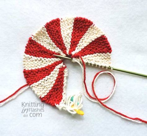 Peppermint candy Knitted Candy Cane Patterns, Christmas Tree Knitting Pattern, Knit Coaster, Candy Cane Ornaments, Coasters Pattern, Candy Pillows, Knitted Washcloth Patterns, Christmas Hostess Gifts, Christmas Hostess