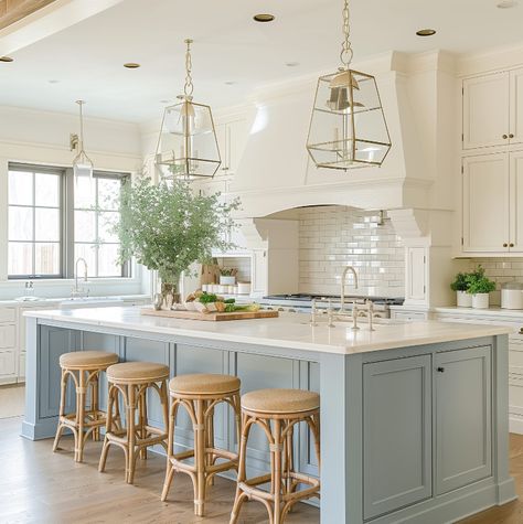 15 Coastal Kitchen Designs I Love — Suite Minded Coastal Kitchen Ideas, Blue Kitchen Island, Coastal Kitchen Design, Coastal Kitchen Decor, Beach House Kitchens, Timeless Kitchen, تصميم للمنزل العصري, Coastal Kitchen, Kitchen Trends