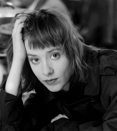 Suzanne Vega Suzanne Vega, Fire Lyrics, Unusual Baby Names, 80s Bands, Leonard Cohen, Music Photo, Light Music, Vintage Portraits, Music Mix