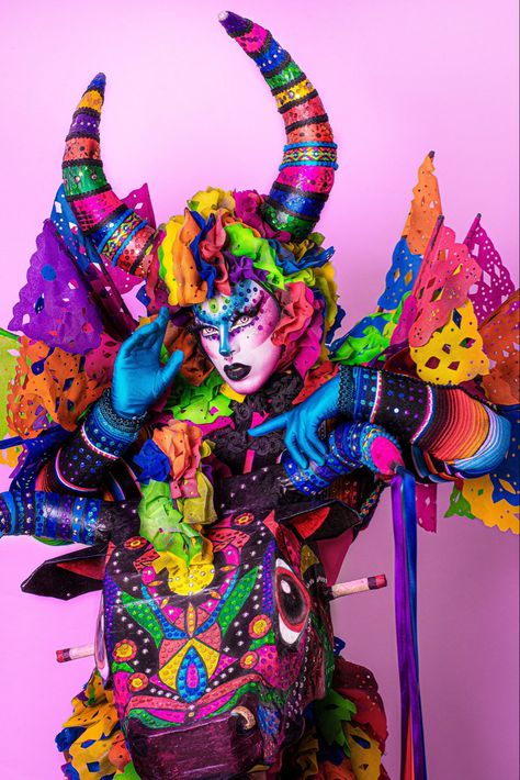 Alebrije Costume, Mexico Costume, Carnival Design, Halloween Costumes Makeup, Costume Makeup, Pretty Cats, Fantasy Fashion, Diy Costumes, Guangzhou