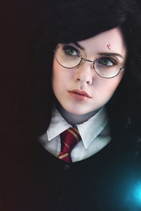 fem Harry Potter by Sladkoslava Harry Potter Eyeshadow, Maquillage Harry Potter, Fem Harry Potter, Female Harry Potter, Fem Harry, Harry Potter Makeup, Harry Potter Oc, Harry Potter Girl, Harry Potter Cosplay