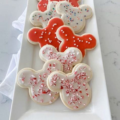 Mickey Mouse Sugar Cookies, Mickey Mouse Thanksgiving, Thanksgiving Sugar Cookies, Mouse Chocolate, Γενέθλια Mickey Mouse, Sugar Cookie Icing Recipe, Mouse Cookies, Holiday Shoot, Cookie Icing Recipe