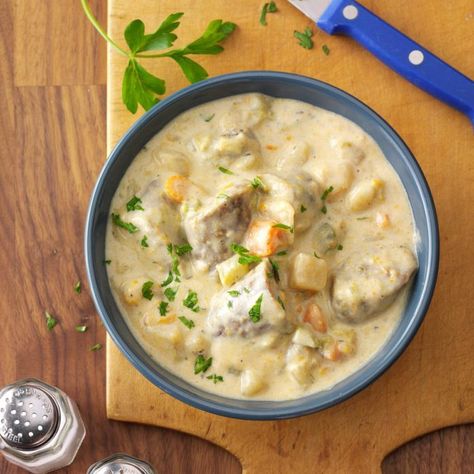 Creamy Bratwurst Stew Bratwurst Stew, Brat Recipes, Bratwurst Recipes, Dump Dinners, Slow Cooked Pork, Dump Meals, Lentil Stew, Bowl Of Soup, Taste Of Home