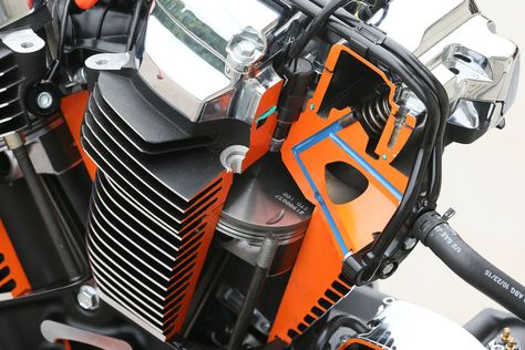 Harley-Davidson Milwaukee-Eight "M8" engine 2017 | 4 valves per cylinder actioned by a single cam | Oil or Liquid cooled heads, depending on models | Counterbalancer to reduced idle speed vibrations | 55 mm throttle body | Dual sparks per cylinder | via MotorcyclistOnline.com Native Brand, Harley Davidson Engines, Milwaukee Eight, Motorcycle Tattoos, Touring Motorcycles, Trike Motorcycle, Fast Facts, Motorcycle Engine, New Engine