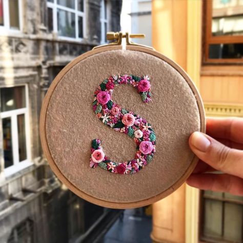 Embroidered Letters Floral, S Embroidery Letter, Embroidery Initials Letters, Letter S Embroidery, S Letter Embroidery, Hand Embroidery Letters, Initial Embroidery, Embroidery Hoop Art Diy, Embroidery Alphabet