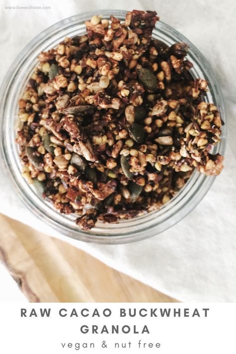 This is the recipe for a NUT FREE granola full of nutritions and with raw cacao powder. It is a quite surprising recipe : there is no oat or nuts. As variety is key in a diet, this is a must try and it is insanely GOOD. Yum !! #granola #homemade #noaddedsugar #buckwheat #rawcacao #nutfree | http://www.liveandtaste.com/raw-cacao-buckwheat-granola-nut-free/ Raw Cacao Nibs Recipes, Raw Buckwheat Porridge, Ra Diet, Keto Nut And Seed Granola, Granola Homemade, Roasting Raw Cashews, Nut Free Granola, Buckwheat Granola, Cacao Chocolate