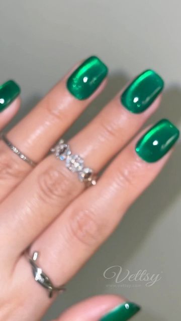 Green And Purple Cat Eye Nails, Dark Green Cat Eye Nails, Emerald Green Cat Eye Nails, Green Cat Eye Nails, Ruby Nails, Nail Therapy, Emerald Nails, Manicure Designs, French Manicure Designs