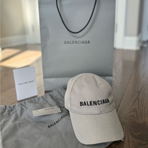 Balenciaga Baseball Cap GRAY NEW Balenciaga Hat Outfit, Balenciaga Cap, Balenciaga Hat, Gucci Belt Bag, Hat Outfit, Prom Pictures, Outfits With Hats, Dress Clothes, Best Bags