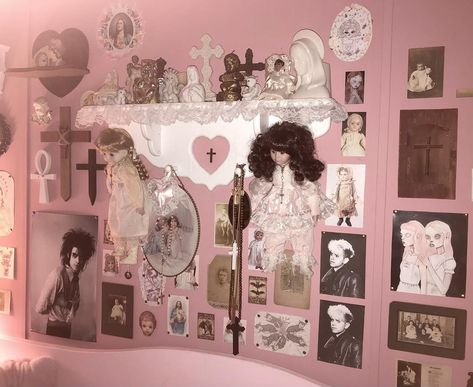 Rooms Decoration, Cute Room Ideas, Pretty Room, Trailer Park, Pink Room, Soft Grunge, Creepy Cute, Runway Models, Room Aesthetic