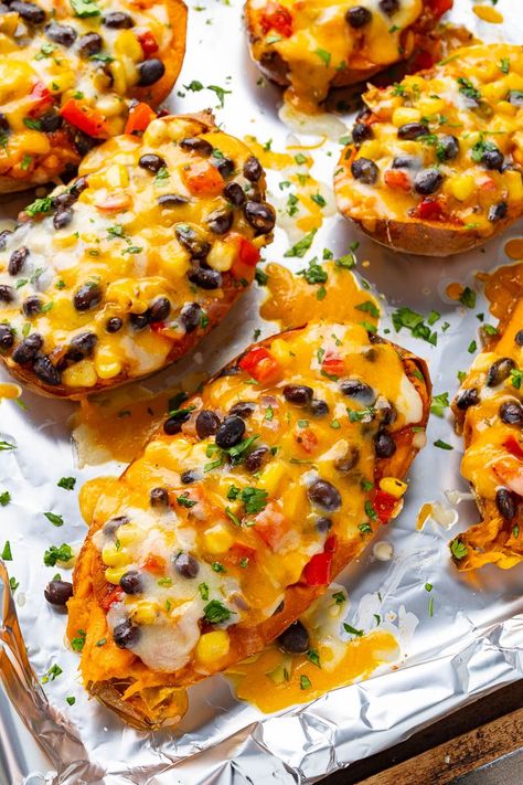 Mexican Stuffed Sweet Potatoes Mexican Stuffed Potatoes, Mexican Roasted Sweet Potatoes, Mexican Potato Recipes, Stuffed Sweet Potatoes Recipes, Sweet Potato Mexican, Enchilada Stuffed Sweet Potatoes, Chicken Stuffed Sweet Potato, Stuffed Sweet Potato Recipes, Mexican Stuffed Sweet Potatoes