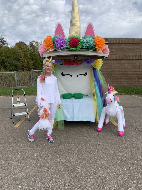 Unicorn Theme Trunk Or Treat, Trunk Or Treat Unicorn Ideas, Trunk Or Treat Unicorn, Unicorn Trunk Or Treat Ideas, Unicorn Trunk Or Treat, Prek Halloween, Trunker Treat Ideas, Balloon Halloween, Fall Festival Games