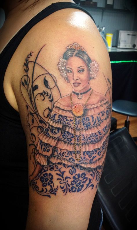 Tatuaje Pollera Panameña Panamanian woman Pollera Tatoo Panamanian Tattoos, Chamorro Tattoos For Women, Panama Tattoo Ideas, Panama Tattoo, Panamanian Art, Panamanian Chicken And Rice, Panamanian Culture, Mexican Heritage Tattoos, Panamanian Women