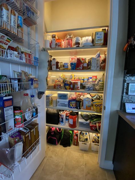 Pantry Under Shelf Lighting, Pantry Shelf Lighting, Pantry Lighting Ideas, Pantry Redesign, Paint Ideas Bedroom, Small Pantry Closet, Ideas Bedroom Aesthetic, Under Shelf Lighting, Diy Pantry Shelves