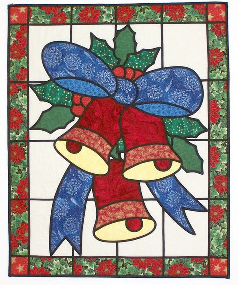 Free Embroidery Designs, Cute Embroidery Designs Stained Glass Quilt, Christmas Quilt Patterns, Christmas Wall Hangings, Christmas Applique, Holiday Quilts, Stained Glass Christmas, Stained Glass Crafts, Art Stained, Stained Glass Designs