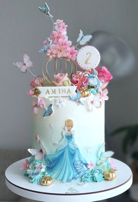 Cinderella Cake Ideas, Cinderella Princess Cake, Cinderella Theme Cake, Cinderella Cake Designs, Princess Party Cake, Princess Theme Cake, Cinderella Birthday Cake, Disney Princess Birthday Cakes, Disney Princess Cake