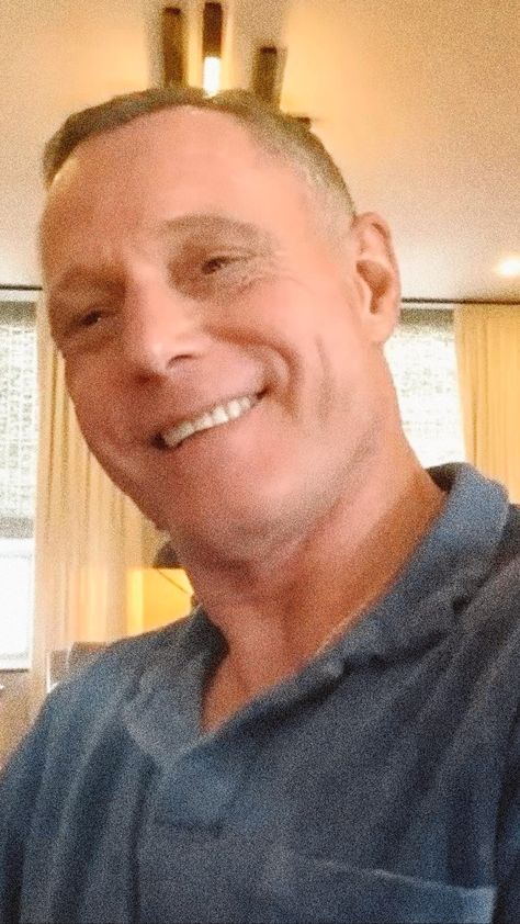 Jason Beghe Short Video, Jason Beghe Selfie, Duck Pen, Jon Seda, Hank Voight, Jason Beghe, Taylor Kinney, Iphone Homescreen, Handsome Prince