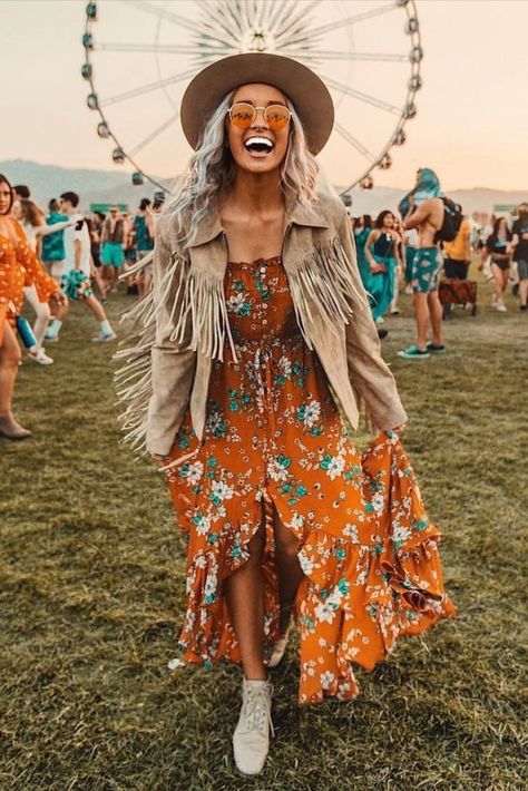 Boho chic fall outfit!! Denim jackets, long sleeve maxi dresses, pants and blouses! Everything you wanna wear in this fall is here! #falloutfit #bohooutfit #bohemianstyle #bohemianfashion #bohoclothes #maxidress #denimjackets #fringejackets #autumnjackets #autumndresses #womensfashion #womensfallfashion #bohochic #bohochicstyle #bohemianclothing #festivalgirls #fallstyle #fallapparel #fallfashion Coachella Outfits 2022, Bohemian Fall Outfits, Stile Hippie Chic, Mode Coachella, Coachella Outfit Ideas, Leeds Fest, Boho Chic Fall, Look Hippie Chic, Coachella Outfits