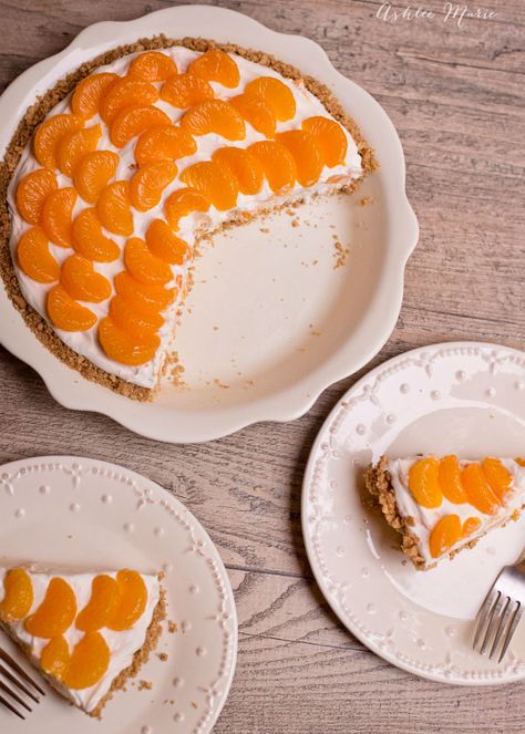 mandarin orange no bake cheesecake is easy to make and tastes great, sweet, cool and a wonderful texture Mandarin Orange Pie Recipe, Easy Cakes, House Light, Bake Cheesecake, Baking Business, Summer Dessert Recipes, No Bake Cheesecake, No Bake Pies, Orange Recipes