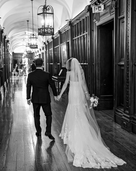 Casa Loma, a beautiful castle in the heart of Toronto that offers an exquisite backdrop with its classic architecture and rich history. 🏰 ⠀⠀⠀⠀⠀⠀⠀⠀⠀ Choosing Casa Loma for your wedding means creating a day filled with elegance, romance, and timeless beauty. ✨ ⠀⠀⠀⠀⠀⠀⠀⠀⠀ Celebrate your love in a setting that is as magical and unique as your love story. ⠀⠀⠀⠀⠀⠀⠀⠀⠀ Planning: @claudiaandco_ Venue: @casalomatoronto Photography: @studio2000.photography.cinema ⠀⠀⠀⠀⠀⠀⠀⠀⠀ ♥︎♥︎♥︎♥︎♥︎♥︎♥︎♥︎♥︎♥︎♥︎ ⠀⠀⠀⠀⠀... Casa Loma Photoshoot, Casa Loma Wedding, Story Planning, Portugal Wedding, Classic Architecture, Beautiful Castles, Event Planner, Luxury Wedding, In The Heart