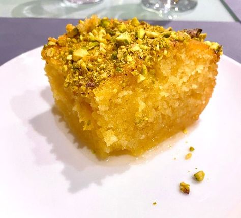 Greek Ravani / Revani recipe (Coconut cake with syrup) Ravani Cake, Turkish Cake, Melomakarona Recipe, Walnut Syrup, My Greek Dish, Baklava Recept, Baklava Dessert, Mainland Greece, Greek Dessert