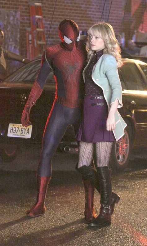 Gwen Stacy And Spiderman, Gwen Stacy Costume, Mary Jane Costume, Parker Spiderman, Halloween Coustumes, Baby Looney Tunes, Spiderman 3, Cute Couple Halloween Costumes, Halloween Costume Outfits