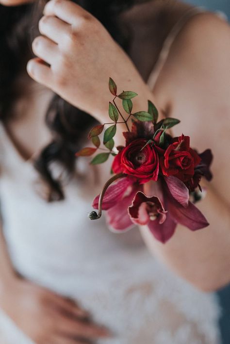 Moody Eco Chic Wedding Inspiration by Debbie Lourens & Happinest Weddings Moody Corsage, Bride Hair Flowers, Red Corsages, Dark And Moody Wedding, Prom Flowers Corsage, Chic Wedding Inspiration, Industrial Chic Wedding, Marsala Wedding, Dark Fairytale