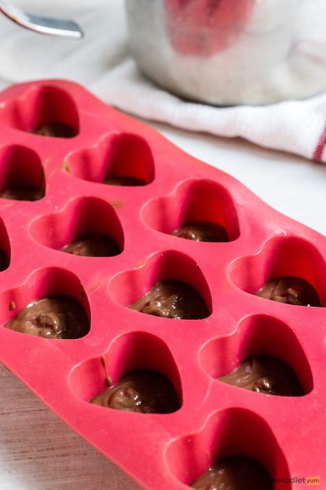 3 Ingredient Keto Chocolate Hearts Keto Valentines Day, Chocolate Hearts Candy, Keto Valentines, Valentine's Candy, Sugar Free Jam, No Bake Pumpkin Cheesecake, Keto Candy, Heart Shaped Chocolate, Strawberry Hearts