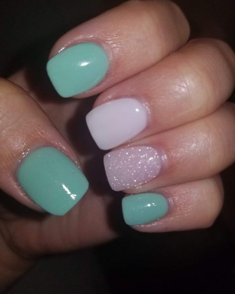 Simple Dipped Nail Ideas, Cute Nail Dip Ideas, Fun Cruise Nails, Nails Dip Designs, Turquoise Nails With Glitter, Nail Ideas Disney, Dip Nail Ideas, Nails Fancy, Aqua Nails