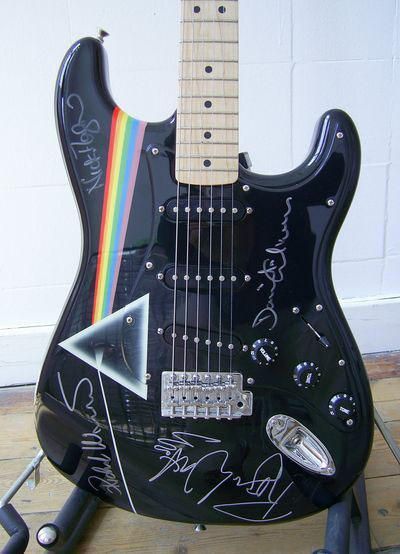 Pink Floyd Guitar, Dani California, Electric Guitar Design, Guitar Obsession, Guitar Painting, Cool Electric Guitars, Easy Guitar, Guitar Tips, Tom Petty