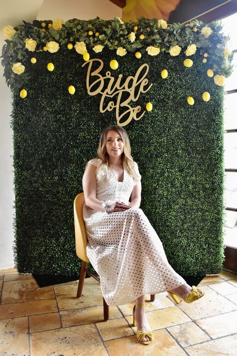 Lemon Theme Photo Backdrop, Lemon Bridal Shower Photo Backdrop, Bridal Shower Themes Lemon, Lemon Backdrop Ideas, Lemon Bridal Shower Backdrop, She Found Her Main Squeeze Bridal Shower Decorations, Lemon Theme Backdrop, Lemon Photo Backdrop, Main Squeeze Bridal Shower Backdrop