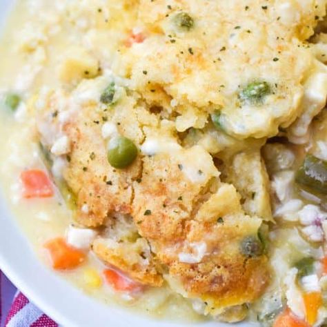 Tic Toc Chicken Cobbler, Chicken Cobbler Recipe Taste Of Home, Your Barefoot Neighbor Chicken Cobbler, Viral Chicken Cobbler, Viral Chicken Pot Pie Cobbler, Chicken Cobbler Recipe, Rotisserie Chicken Seasoning, Easy Chicken Casserole, Chicken Cobbler