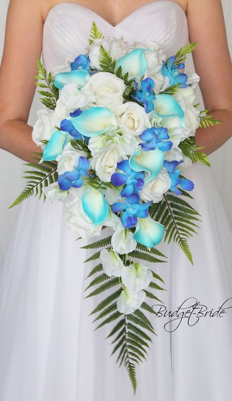 Tropical Wedding Bouquets, Bridal Wedding Flowers, Dream Beach Wedding, Wedding Concept, Rose Corsage, Ocean Wedding, Roses Blue, Brides Bouquet, Turquoise Wedding