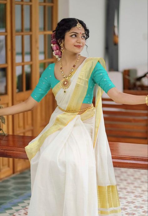 Onam Outfits Ideas, Kerala Dress, Onam Dress, Outfit Ideas College, Onam Outfits, Kerala Saree Blouse Designs, Onam Saree, Organza Suits, Simple Saree Designs