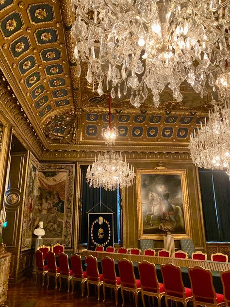 royalty luxury european architecture that girl it girl rich scandinavian lifestyle red velvet gold walls details interior design Swedish Palace Interior, Stockholm Snow, Stockholm Palace, Swedish Aesthetic, Sweden Photography, Palace Interior, Royal Aesthetic, Nice Places, Family Heritage