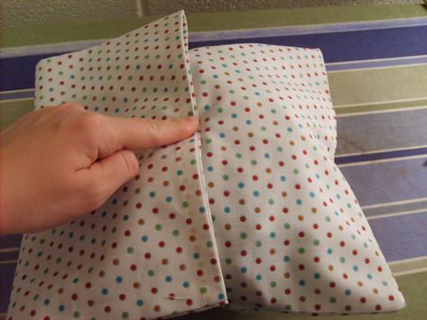 Fold Over Button Bag Tutorial ~ DIY Tutorial Ideas! Eyeglass Cases Tutorial, Drawstring Bag Diy, Box Bag Tutorial, Fabric Basket Tutorial, Tote Tutorial, Coin Purse Tutorial, Button Bag, Patchwork Tote Bags, Diy Sewing Tutorials