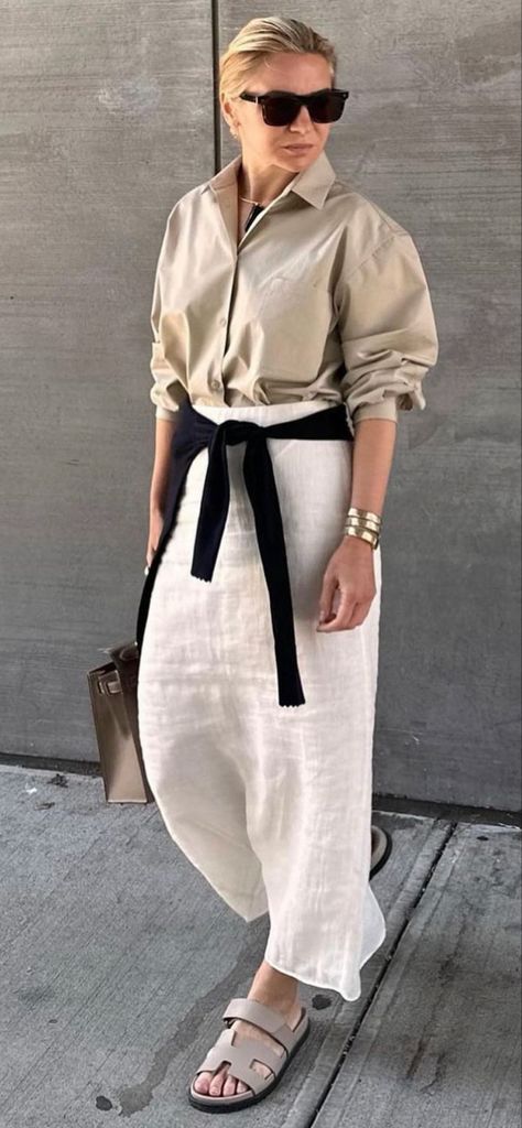 Singapore Fashion Street, Allesandra Rich, Neutral Summer Outfits, Street Style 2023, Coast Outfit, Singapore Fashion, Casually Chic, Style 2023, Smart Casual Outfit