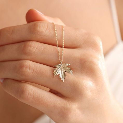 Canadian Leaf, Maple Leaf Necklace, Real Gold Necklace, Canadian Maple Leaf, Gold Leaf Necklace, Compass Pendant, Real Gold Jewelry, Canadian Maple, Solid Gold Band