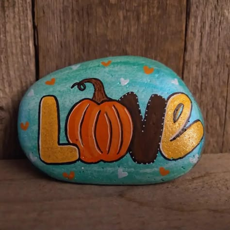 Hershey Kiss Painted Rock, Fall Leaf Painted Rocks, Thanksgiving Painted Rocks Ideas Easy, Painted Rocks Fall Theme, Autumn Stone Painting, November Painted Rocks, Thanksgiving Painted Rocks Ideas, Autumn Rock Painting Ideas, Fall Painted Rocks Ideas