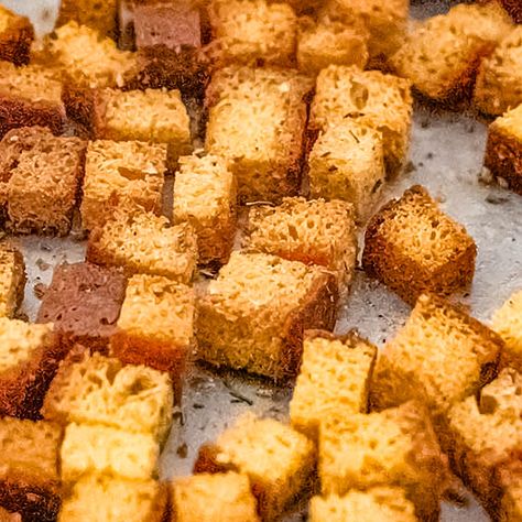 Keto Croutons Keto Croutons From Bread, Keto Croutons, Pumpkin Spice Syrup Recipe, Keto Salad Recipes, Keto Sauce, Croutons Recipe, Low Carb Enchiladas, Healthy Greens, Smoked Salmon Salad