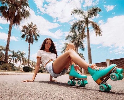 Rollin through the GC 🌴 Photo @dommigardiner  #rollerskates #rollerskating #impala #impalarollerskates #summer Disco Skating, Gc Photo, 70s Roller Disco, Roller Skating Pictures, Skating Pictures, Skate Vibes, Retro Roller Skates, Perspective Photography, Roller Skaters