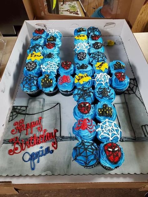 Spidey And His Amazing Friends Pull Apart Cupcakes, Hulk Birthday Cakes, Spidey Birthday, Birthday Cupcakes Boy, Spiderman Cupcakes, Hulk Birthday, Ninja Turtles Birthday Party, Bday Party Kids, 8 Birthday