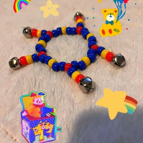 Clown Core Jewelry, Clown Kandi Pattern, Clowncore Kandi, Kandi Ideas Singles, Clown Kandi, Kandi Animals, Scene Kandi, Kandi Cuff Patterns, Pony Bead Projects