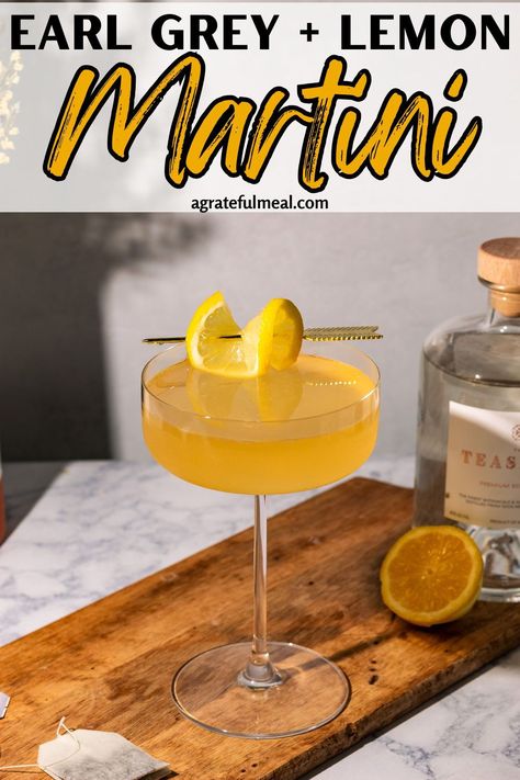 This Earl Grey tea gin martini recipe is the best cocktail recipe for tea lovers. It's made with an earl grey tea-infused simple syrup, gin, and triple sec (preferably Cointreau). This is an easy cocktail and has a unique flavor. It's the perfect drink to enjoy for any celebration such as an Easter cocktail idea, Mother's Day cocktail, brunch cocktail, or a Bridal Shower drink. Easter Cocktail, Lemon Martini, Bridal Shower Drinks, Gin Martini, Easter Cocktails, Spring Cocktails Recipes, Tonic Recipe, Gin Lemon, Easy Cocktail