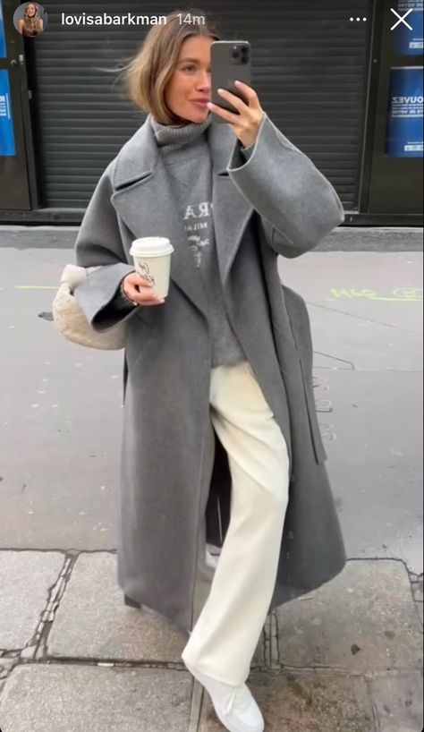 Grey Winter Coat Outfit, Gray Coat Outfit Winter Style, Copenhagen Fits, Ugg Fits, Grey Coat Outfit, Stylish Images, Outfit For Autumn, Grey Outfits, Minimalism Clothes