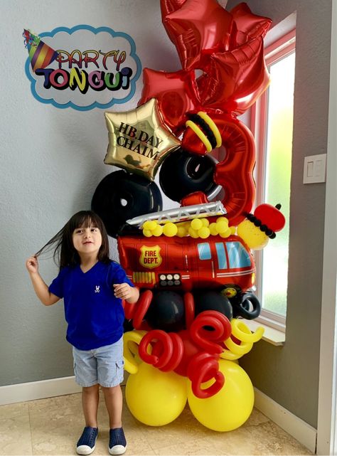 Fire truck Balloons Bouquet 🔥🚒 Fire Truck Birthday Centerpiece, Firefighter Decorations Party, Construction Balloons, Diy 1st Birthday Decorations, Fireman Sam Birthday Party, Fire Engine Birthday, Fire Balloon, Balloon Bouquet Delivery, Balloons Bouquet