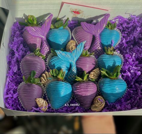 Instagram:a.s_sweetz #strawberry #mermaidparty #mermaidbirthdayparty Mermaid Chocolate Covered Strawberries, Mermaid Strawberries, Mermaid Chocolate, Mermaid Theme Birthday, Mermaid Theme, Mermaid Birthday Party, Toddler Birthday, Covered Strawberries, Chocolate Covered Strawberries